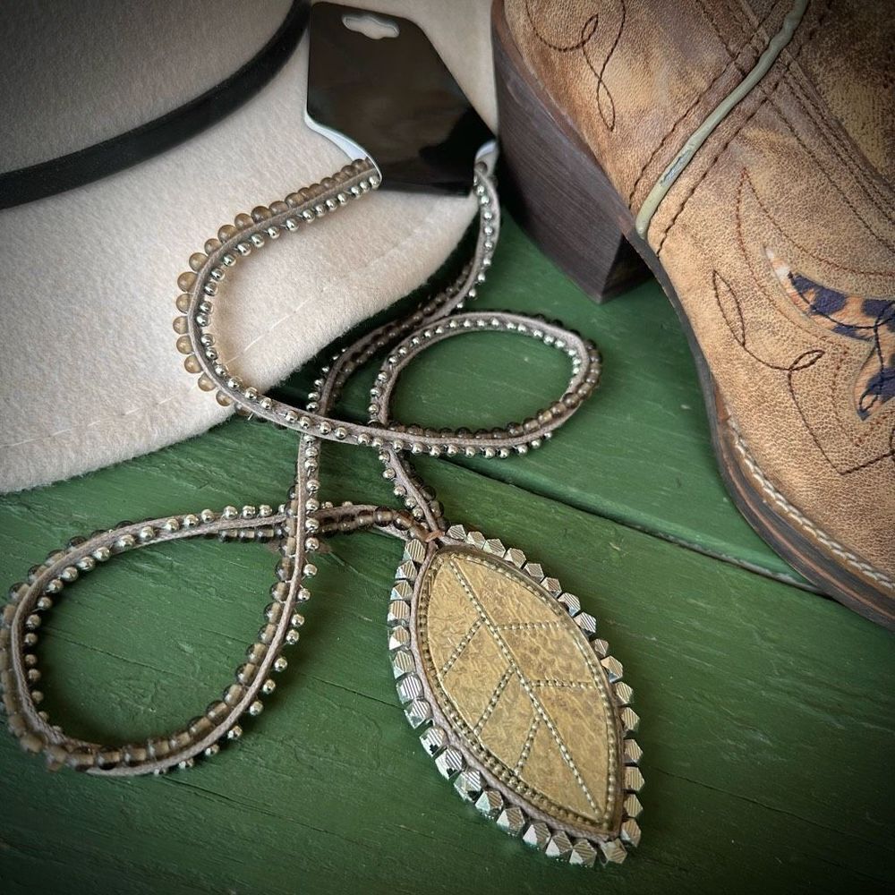 Western leaf large long gray necklace